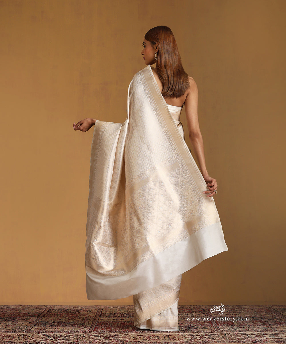 Off_White_Handloom_Pure_Katan_Silk_Kimkhab_Banarasi_Saree_WeaverStory_03