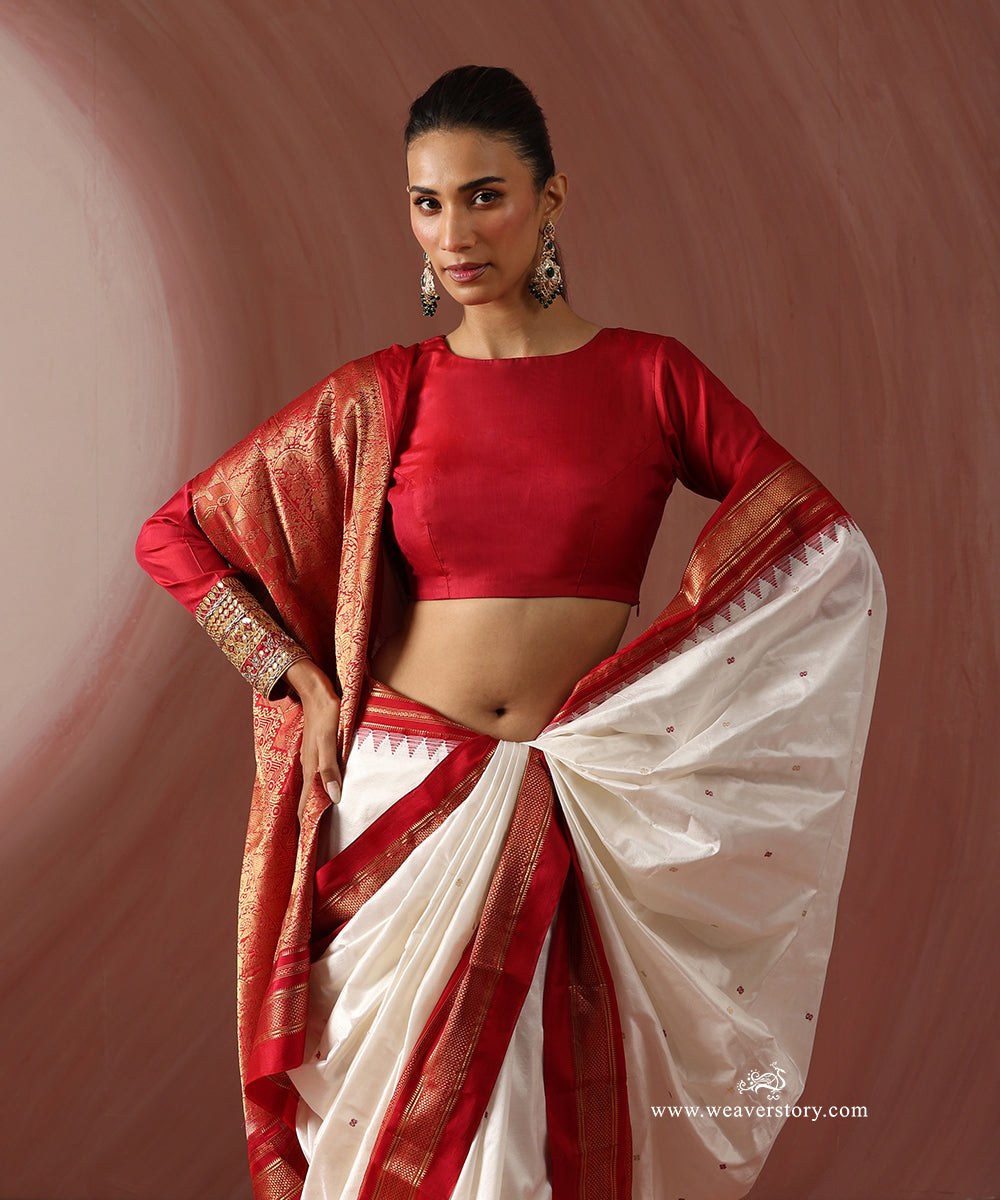 White_Handloom_Pure_Katan_Silk_Traditional_Kanjivaram_Saree_With_Maroon_Border_And_Pallu_With_Temple_Border_WeaverStory_02