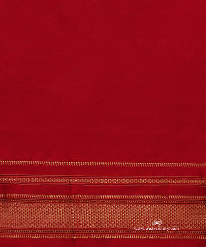 White_Handloom_Pure_Katan_Silk_Traditional_Kanjivaram_Saree_With_Maroon_Border_And_Pallu_With_Temple_Border_WeaverStory_05