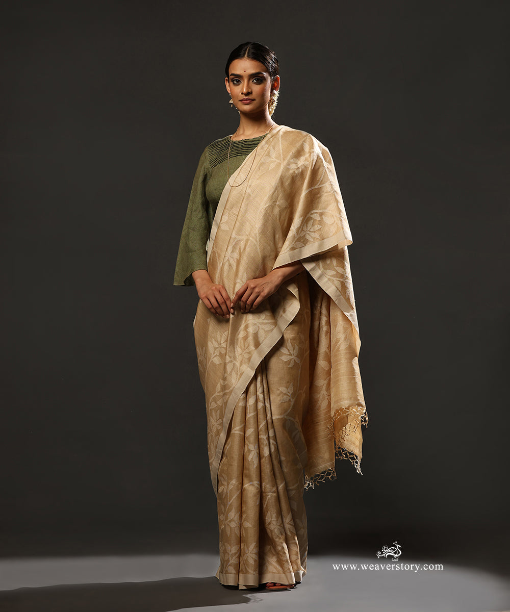 Beige_Handloom_Pure_Tussar_Silk_Jamdani_Saree_With_Floral_Vine_Jaal_WeaverStory_02