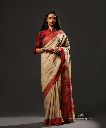 Beige_Handloom_Pure_Tussar_Silk_Jamdani_Saree_With_Red_Border_And_Pallu_WeaverStory_01