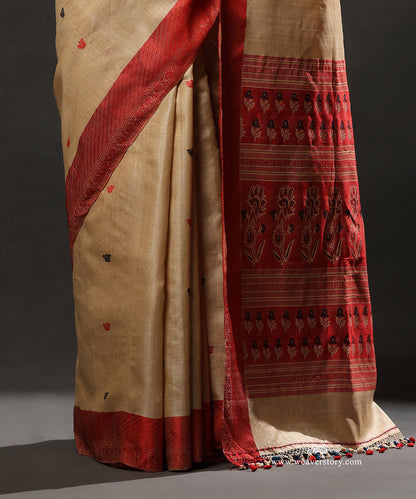 Beige_Handloom_Pure_Tussar_Silk_Jamdani_Saree_With_Red_Border_And_Pallu_WeaverStory_04