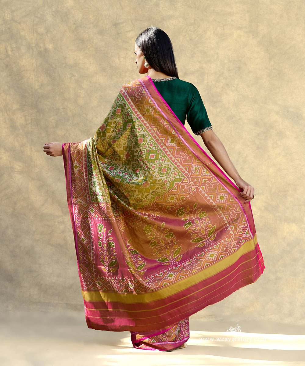 Pink_And_Green_Handloom_Pure_Mulberry_Tissue_Silk_Ikat_Patola_Saree_WeaverStory_03