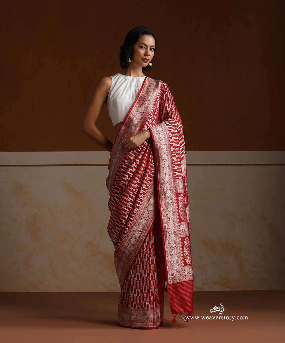 Handloom_Red_Pure_Katan_Silk_Cutwork_Banarasi_Saree_With_Gold_Silver_Floral_Bel_WeaverStory_01