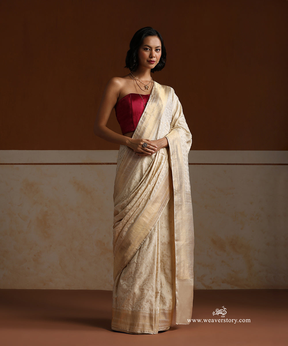 Creme_Handloom_Pure_Satin_Silk_Banarasi_Tanchoi_Saree_With_Gold_Meena_Boota_WeaverStory_01