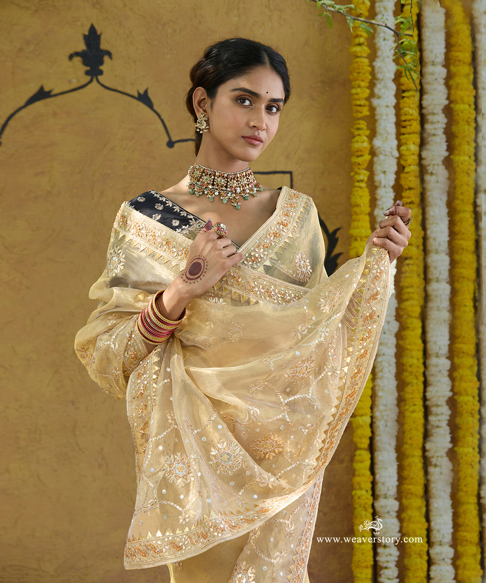 Gold_Handloom_Pure_Tissue_Silk_Saree_With_Gota_Patti_Embroidery_With_Orange_Thread_Work_WeaverStory_02