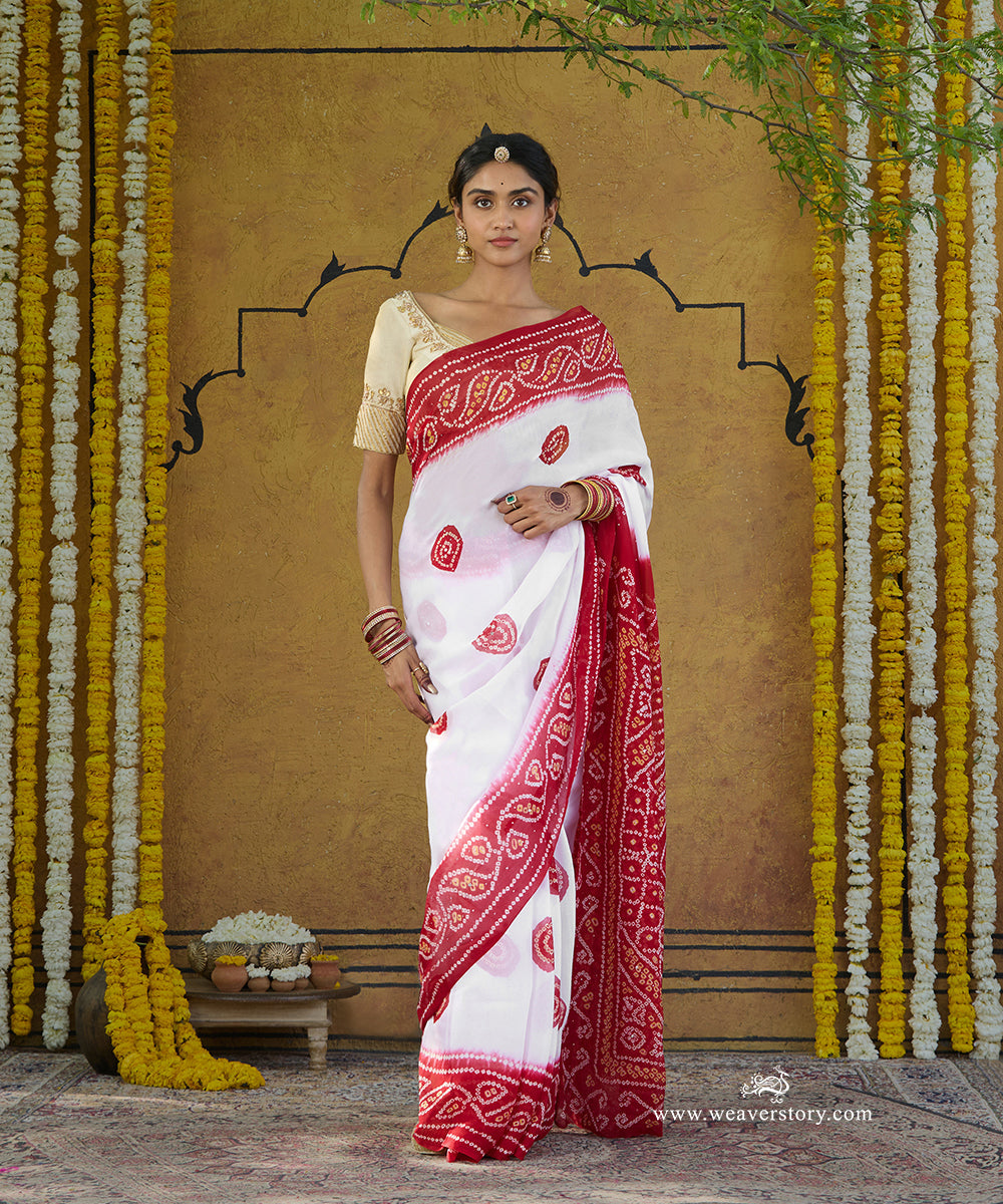 Red_And_White_Handloom_Pure_Georgette_Bandhej_Saree_With_Mukaish_Work_WeaverStory_01