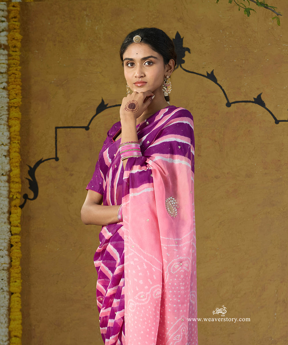 Peach_And_Purple_Handloom_Pure_Georgette_Leheriya_Bandhej_Saree_With_Small_Embroidery_WeaverStory_02