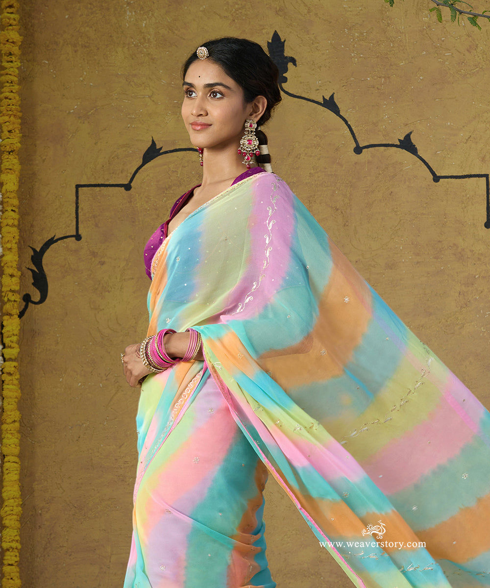 Handloom_Pink_And_Orange_Ombre_Dyed_Pure_Georgette_Saree_With_Thin_Border_WeaverStory_02