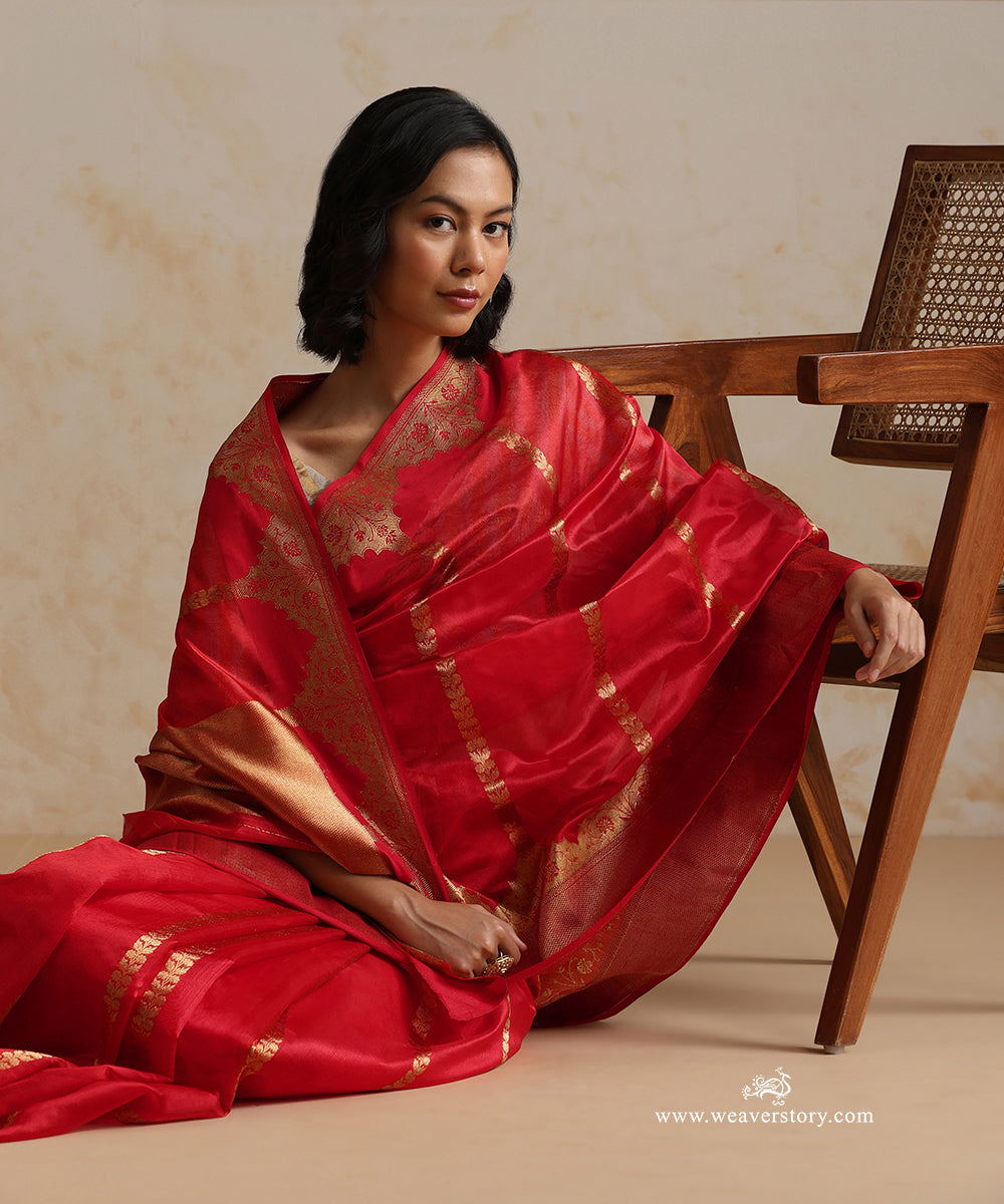 Red_Handloom_Pure_Silk_Chanderi_Saree_With_Gold_Flower_Bel_And_Havy_Saffron_Border_WeaverStory_01