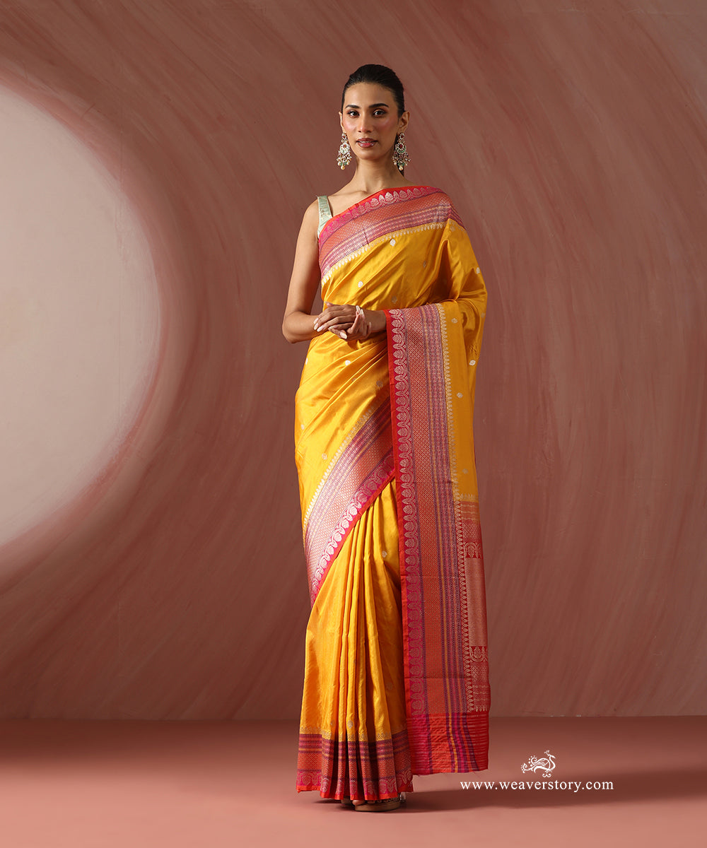 Rani_Pink_Handloom_Pure_Katan_Silk_Saree_With_Kadhwa_Booti_And_Small_Leaf_Motif_On_Border_WeaverStory_01