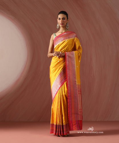 Rani_Pink_Handloom_Pure_Katan_Silk_Saree_With_Kadhwa_Booti_And_Small_Leaf_Motif_On_Border_WeaverStory_01