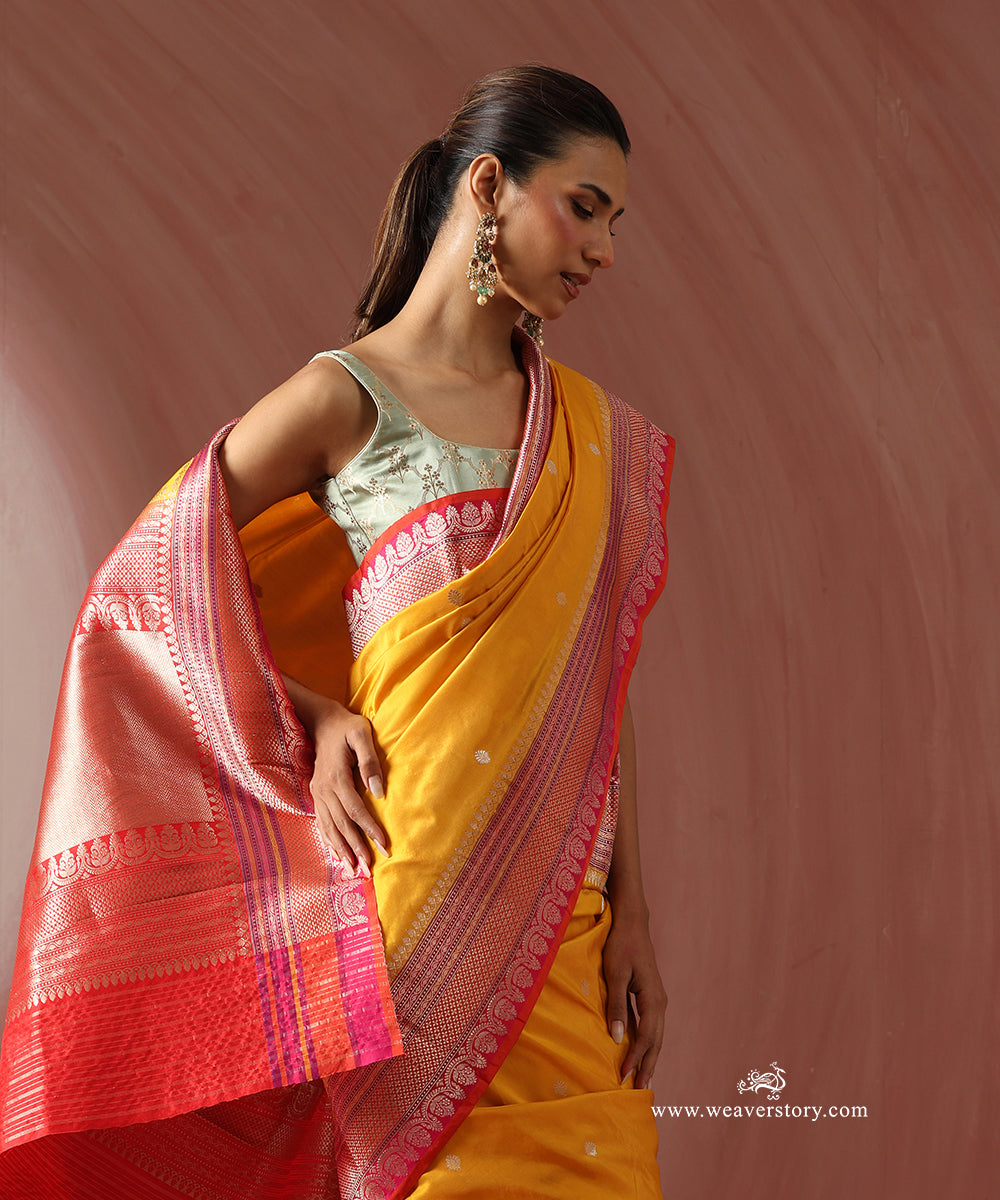 Rani_Pink_Handloom_Pure_Katan_Silk_Saree_With_Kadhwa_Booti_And_Small_Leaf_Motif_On_Border_WeaverStory_02