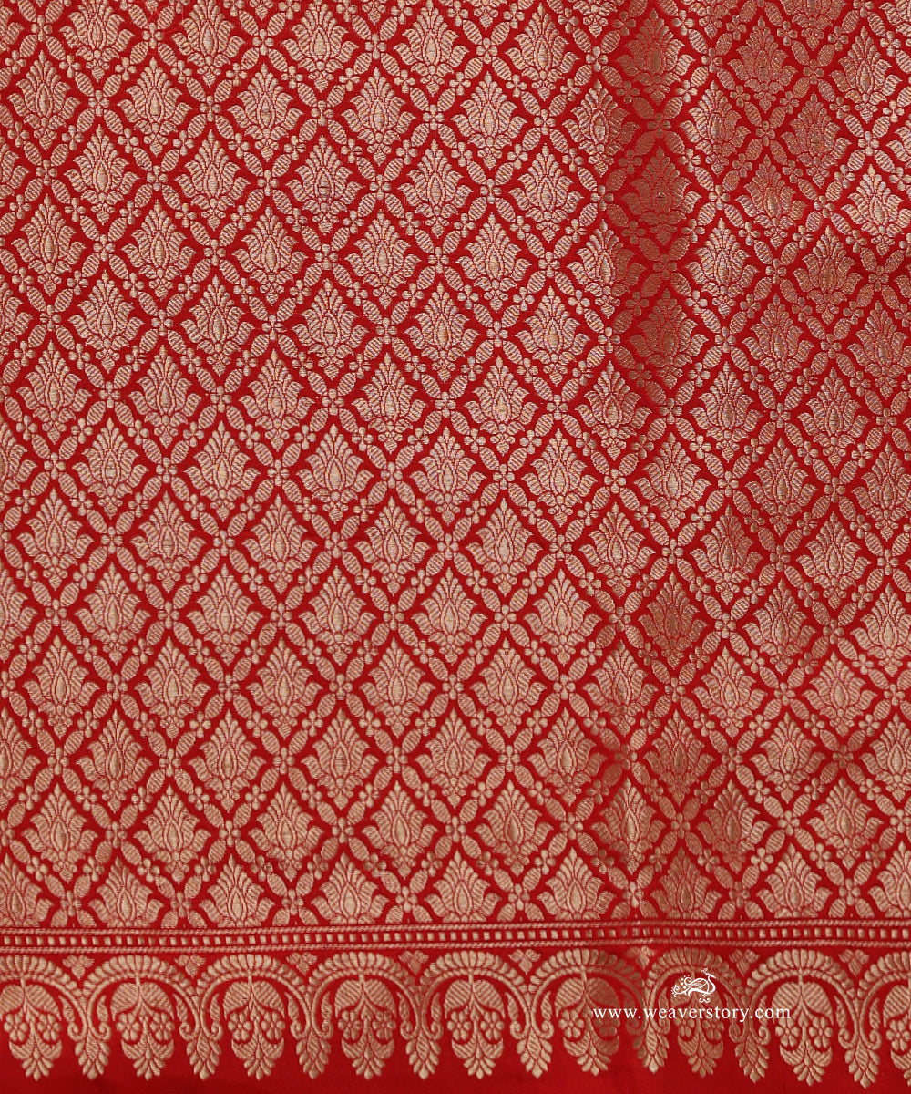 Rani_Pink_Handloom_Pure_Katan_Silk_Saree_With_Kadhwa_Booti_And_Small_Leaf_Motif_On_Border_WeaverStory_05