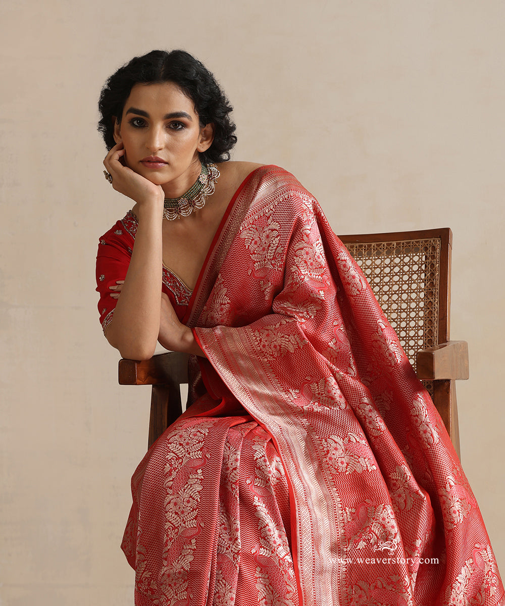 Handloom_Red_Pure_Soft_Pure_Katan_Silk_Kimkhab_Kimkhab_Banarasi_Saree_With_Peacock_And_Saffron_Jaal_WeaverStory_01