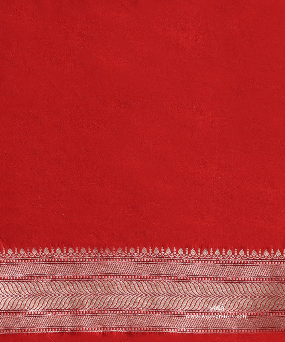 Handloom_Red_Pure_Soft_Pure_Katan_Silk_Kimkhab_Kimkhab_Banarasi_Saree_With_Peacock_And_Saffron_Jaal_WeaverStory_05