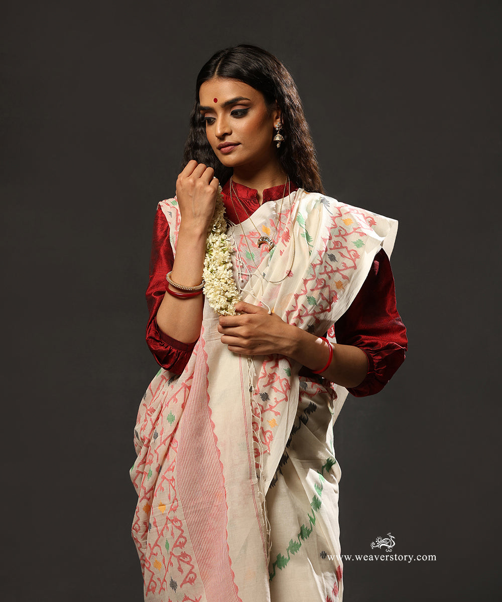 Off_White_Handloom_Handspun_Pure_Cotton_Dhakai_Jamadani_Saree_With_Multi_Colour_Aada_Jaal_WeaverStory_02
