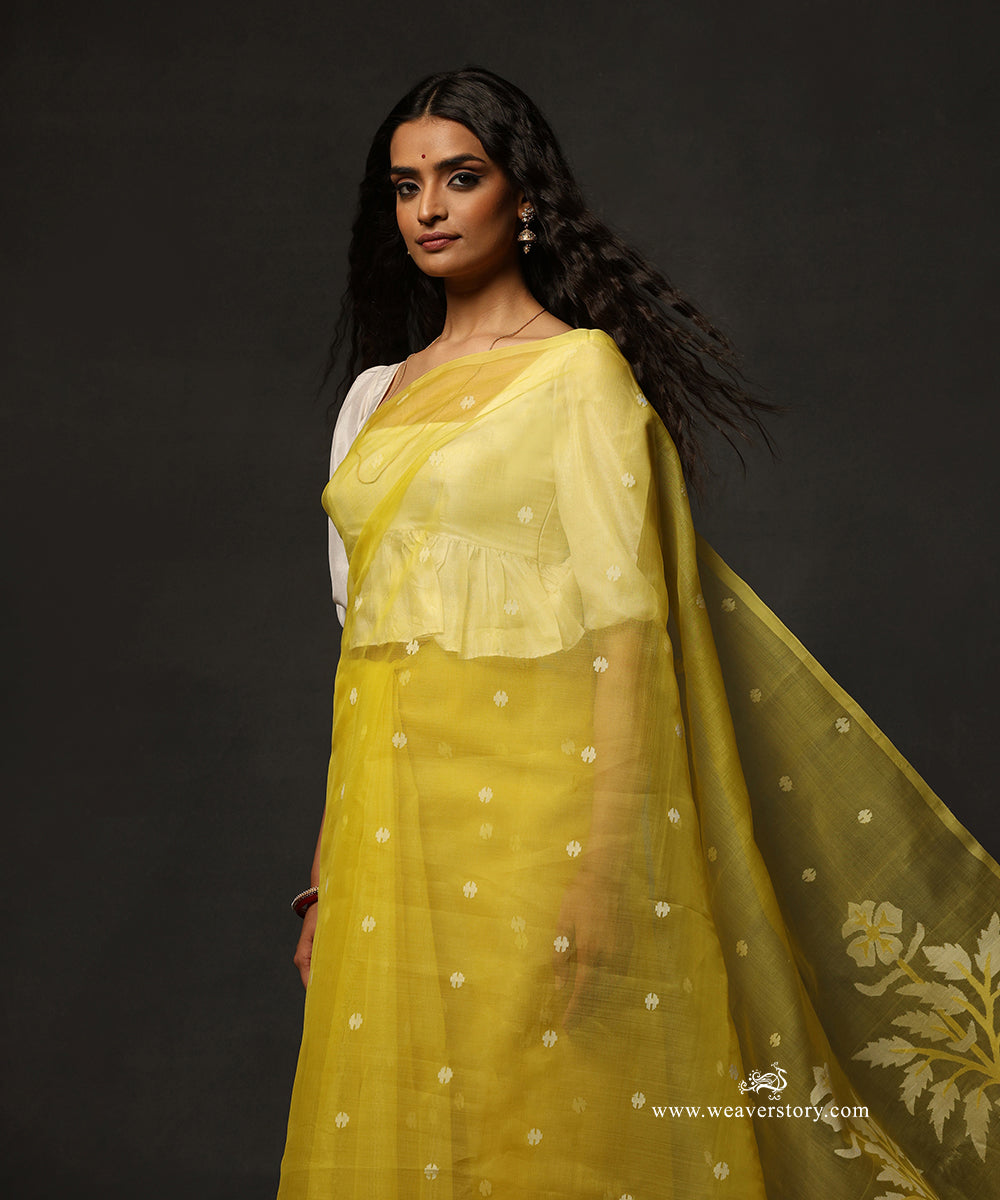 Lemon_Yellow_Handloom_Pure_Silk_Muslin_Booti_Dhakai_Jamadani_Saree_And_Leafs_Motifs_On_Pallu_WeaverStory_02