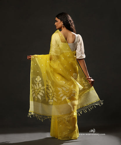 Lemon_Yellow_Handloom_Pure_Silk_Muslin_Booti_Dhakai_Jamadani_Saree_And_Leafs_Motifs_On_Pallu_WeaverStory_03