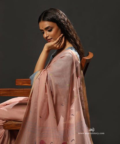 Old_Rose_Handloom_Pure_Mulmul_Dhakai_Jamdani_Saree_With_Birds_Mofis_On_Palla_WeaverStory_01