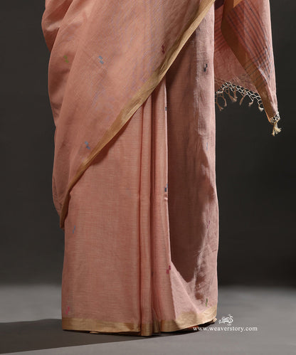 Old_Rose_Handloom_Pure_Mulmul_Dhakai_Jamdani_Saree_With_Birds_Mofis_On_Palla_WeaverStory_04