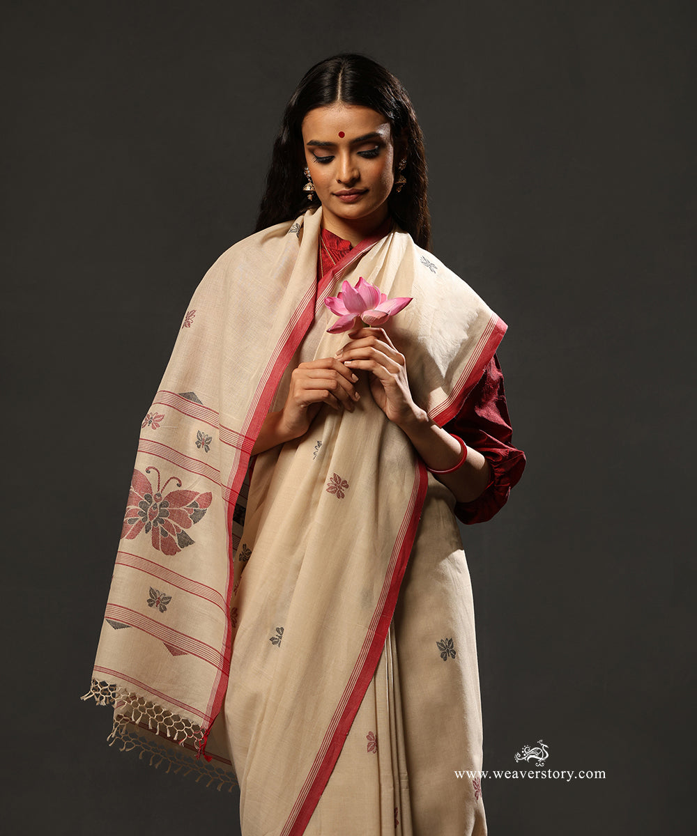 Beige_Handloom_Pure_Mulmul_Dhakai_Jamdani_Saree_With_Butterfly_Motifs_WeaverStory_02