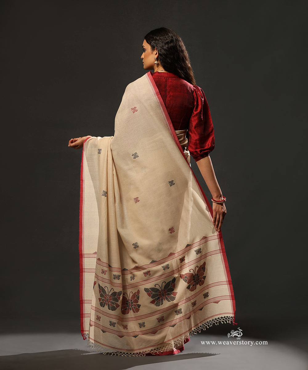 Beige_Handloom_Pure_Mulmul_Dhakai_Jamdani_Saree_With_Butterfly_Motifs_WeaverStory_03