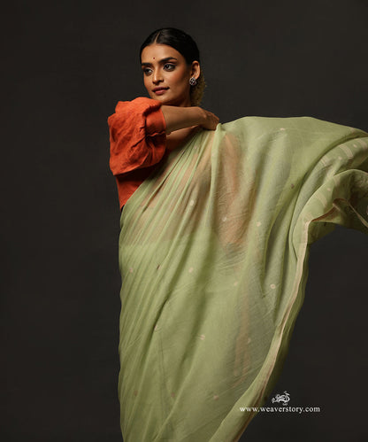 Pista_Green_Handloom_Pure_Mulmul_Dhakai_Jamdani_Saree_With_Beige_Polka_Dots_WeaverStory_02