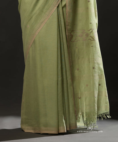 Pista_Green_Handloom_Pure_Mulmul_Dhakai_Jamdani_Saree_With_Beige_Polka_Dots_WeaverStory_04