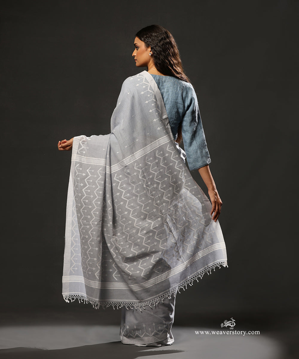 Dusty_Blue_Handloom_Pure_Mulmul_Dhakai_Jamdani_Saree_With_Saffron_Border_WeaverStory_03