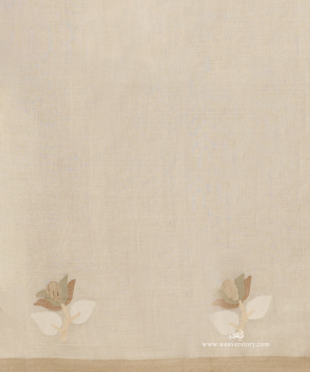 White_Handloom_Pure_Handspun_Dhakai_Jamdani_Saree_With_Lotus_Mofifs_WeaverStory_05