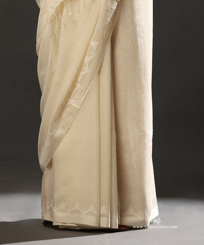 Off_White_Handloom_Pure_Handspun_Cotton_Plain_Traditional_Dhakai_Jamdani_Saree_WeaverStory_04
