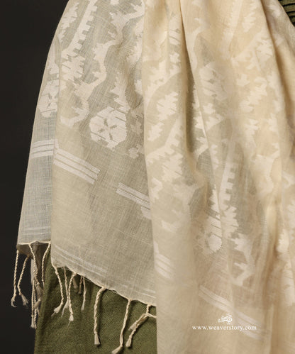 Off_White_Handloom_Pure_Handspun_Cotton_Plain_Traditional_Dhakai_Jamdani_Saree_WeaverStory_05