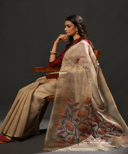 Beige_Handloom_Pure_Tussar_Dhakai_Jamdani_Saree_With_Silk_Muslin_Flower_Palla_WeaverStory_01