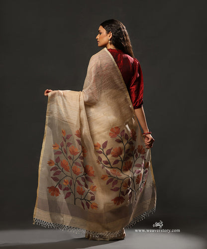Beige_Handloom_Pure_Tussar_Dhakai_Jamdani_Saree_With_Silk_Muslin_Flower_Palla_WeaverStory_03