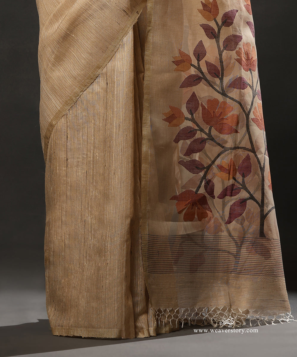 Beige_Handloom_Pure_Tussar_Dhakai_Jamdani_Saree_With_Silk_Muslin_Flower_Palla_WeaverStory_04