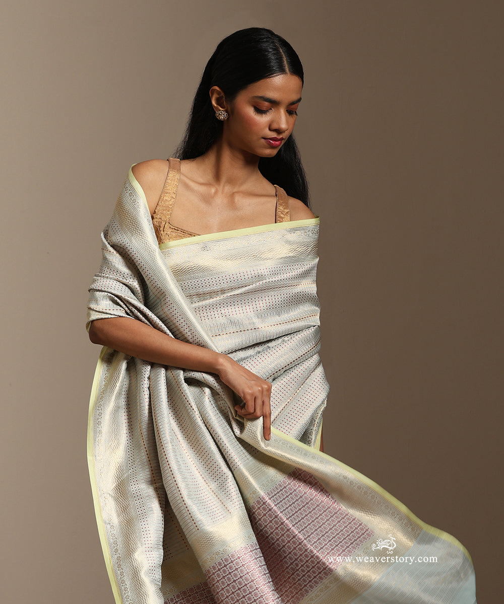 Light_Pista_Green_Handloom_Pure_Soft_Katan_Silk_Banarasi_Saree_Kimkhab_Saree_With_Allover_Meean_Dots_WeaverStory_02