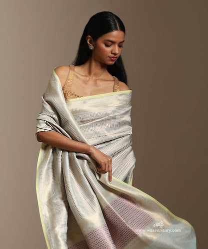 Light_Pista_Green_Handloom_Pure_Soft_Katan_Silk_Banarasi_Saree_Kimkhab_Saree_With_Allover_Meean_Dots_WeaverStory_02
