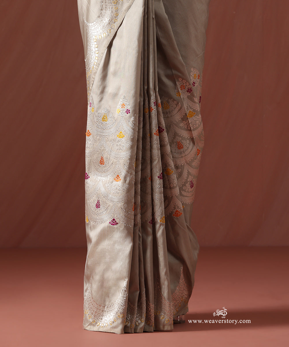 Grey_Handloom_Pure_Katan_Silk_Banarasi_Kadhwa_Scalloped_Saree_With_Multicolour_Meena_WeaverStory_04