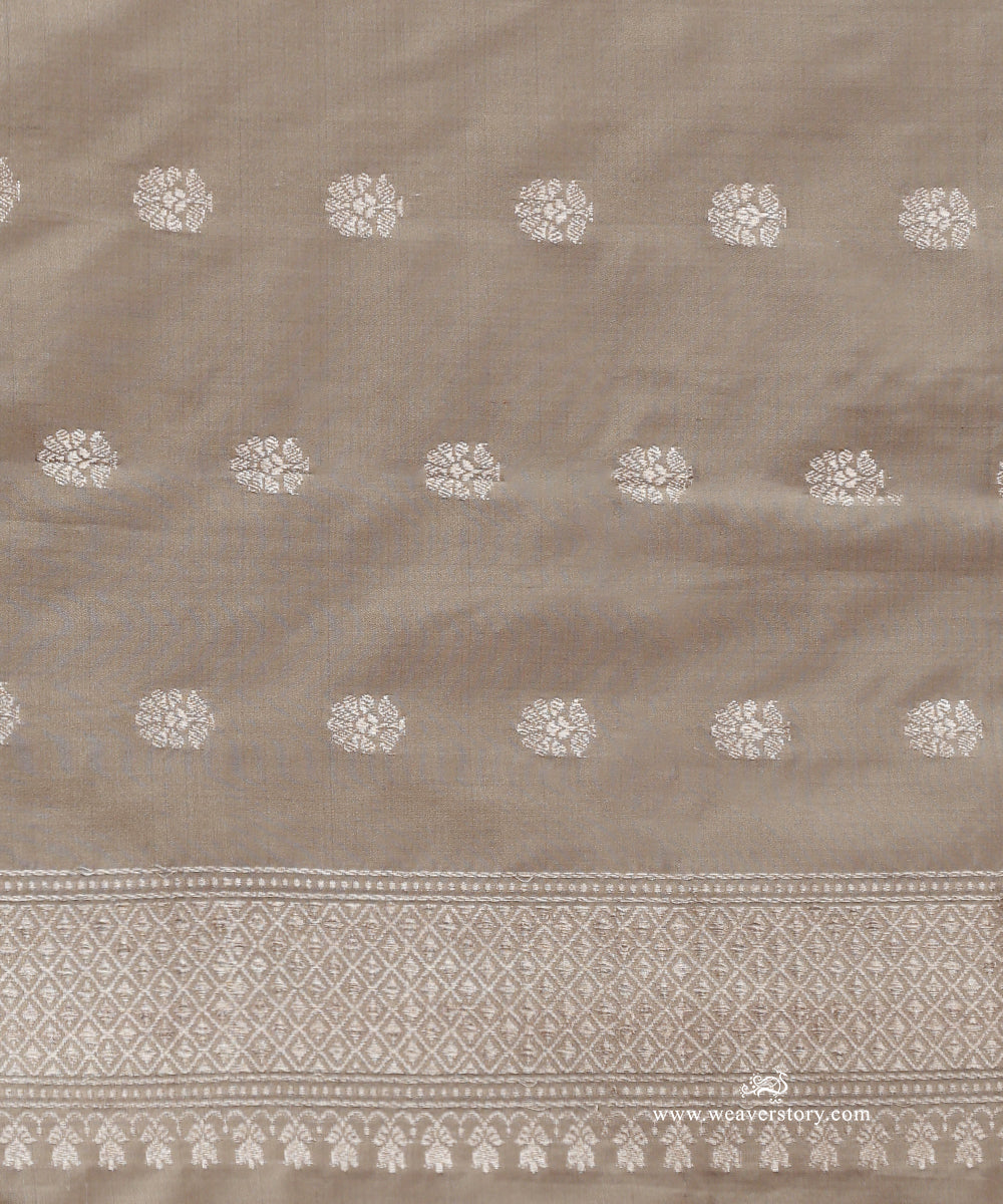 Grey_Handloom_Pure_Katan_Silk_Banarasi_Kadhwa_Scalloped_Saree_With_Multicolour_Meena_WeaverStory_05