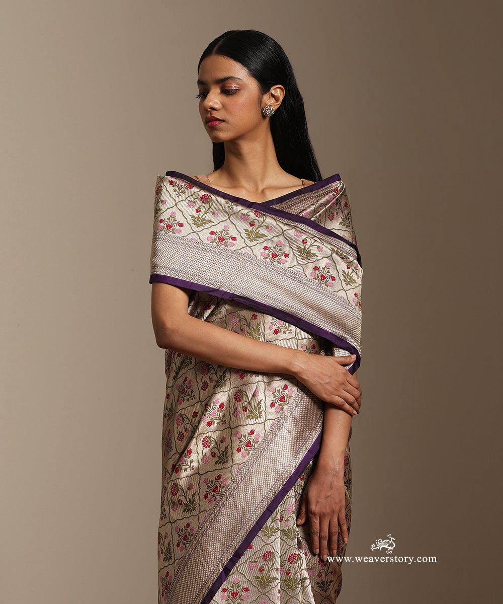 Purple_And_Hena_Green_Handloom_Pure_Katan_Silk_Kimkhab_Banarasi_Saree_With_Allover_Meenakari_Guldasta_Motifs_._WeaverStory_02