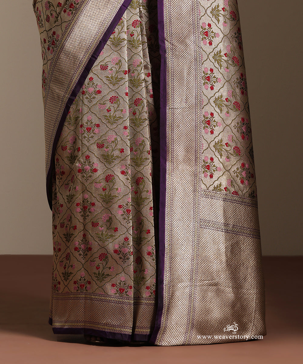 Purple_And_Hena_Green_Handloom_Pure_Katan_Silk_Kimkhab_Banarasi_Saree_With_Allover_Meenakari_Guldasta_Motifs_._WeaverStory_04