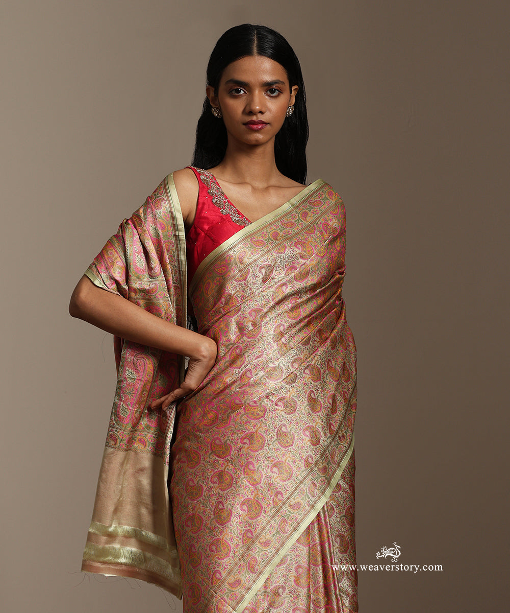 Heena_Green_And_Pink_Handloom_Pure_Katan_Silk_Tanchoi_Jamawar_Saree_With_Allover_Paisley_Broder_Pallu_WeaverStory_02