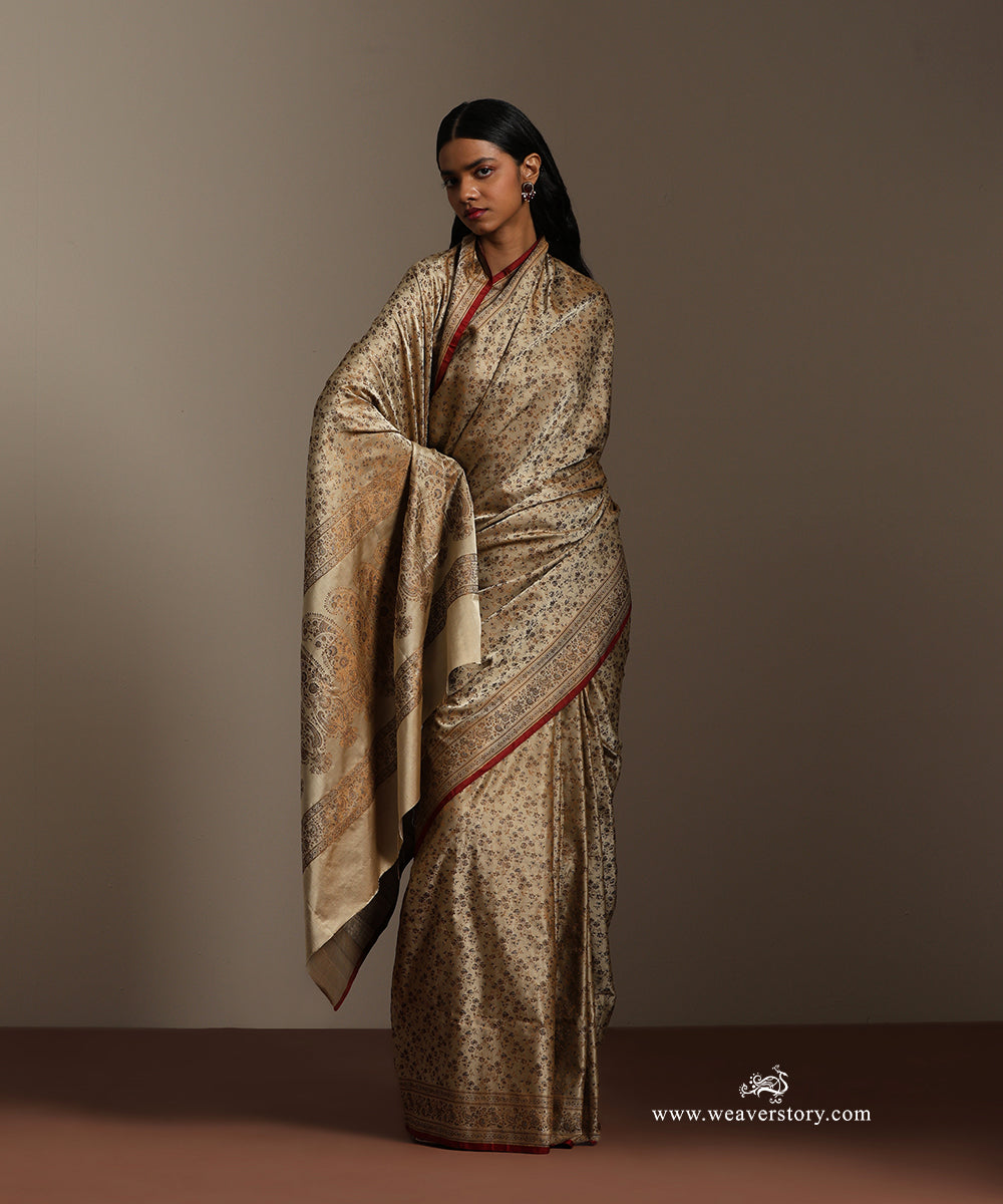 Baige_Handloom_Pure_Katan_Silk_Tanchoi_Jamawar_Saree_With_Allover_Samll_Flower_Jall_And_Paisley_On_Palla_WeaverStory_01