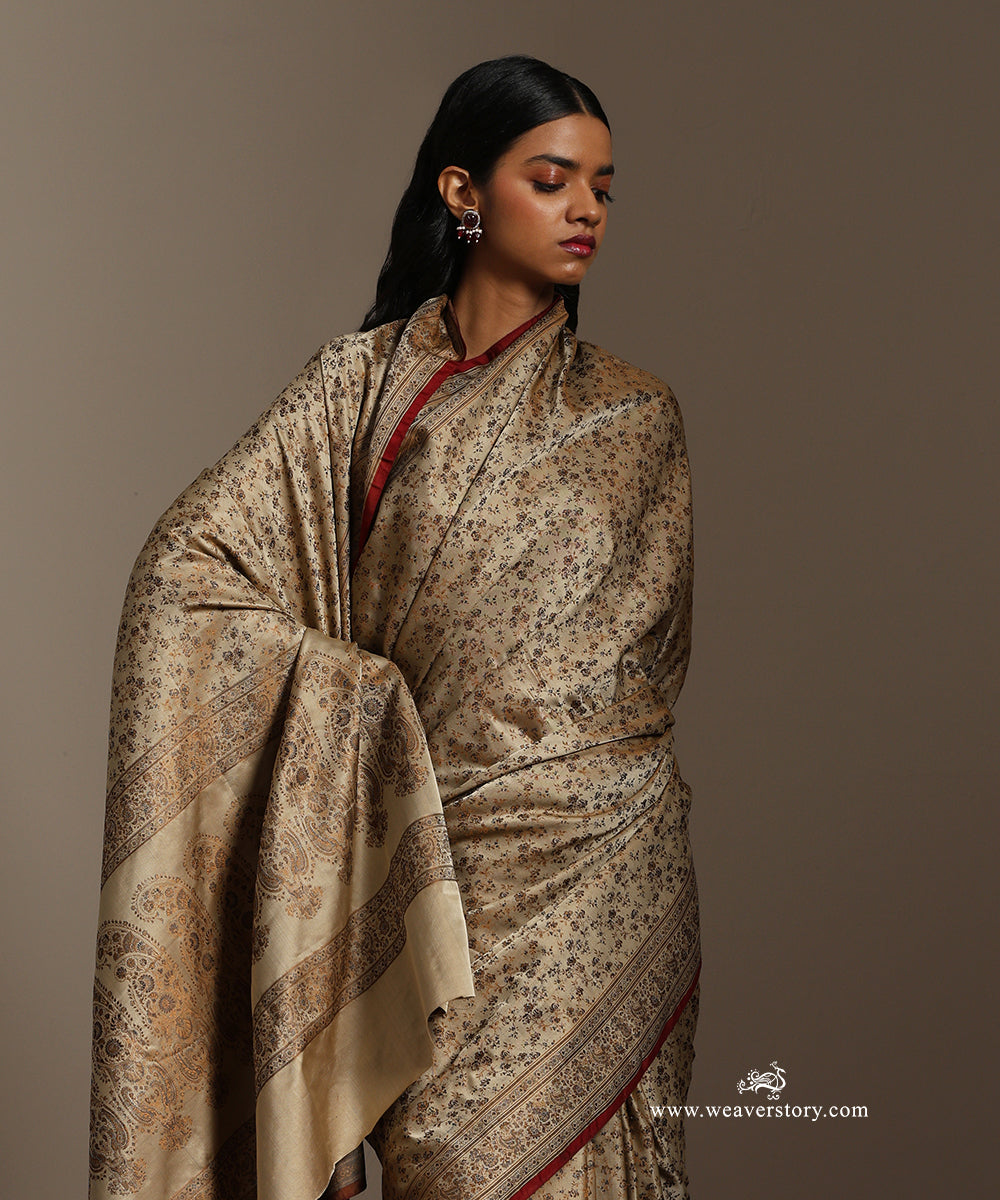 Baige_Handloom_Pure_Katan_Silk_Tanchoi_Jamawar_Saree_With_Allover_Samll_Flower_Jall_And_Paisley_On_Palla_WeaverStory_02