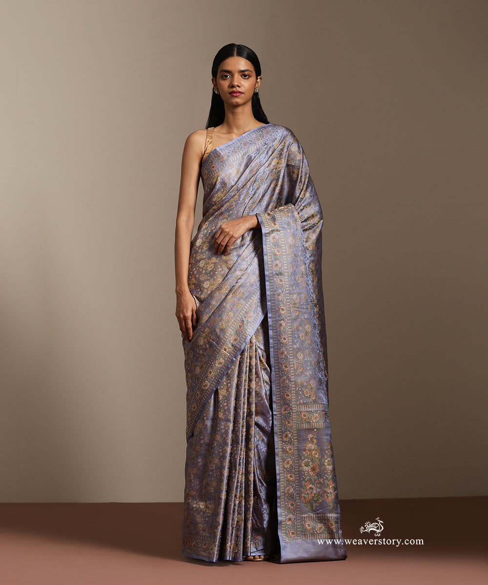 Slate_Grey_Handloom_Pure_Katan_Silk_Tanchoi_Jamawar_Saree_With_Allover_Samll_Flower_Jall_And_Rose_Bunch_On_Palla_WeaverStory_01