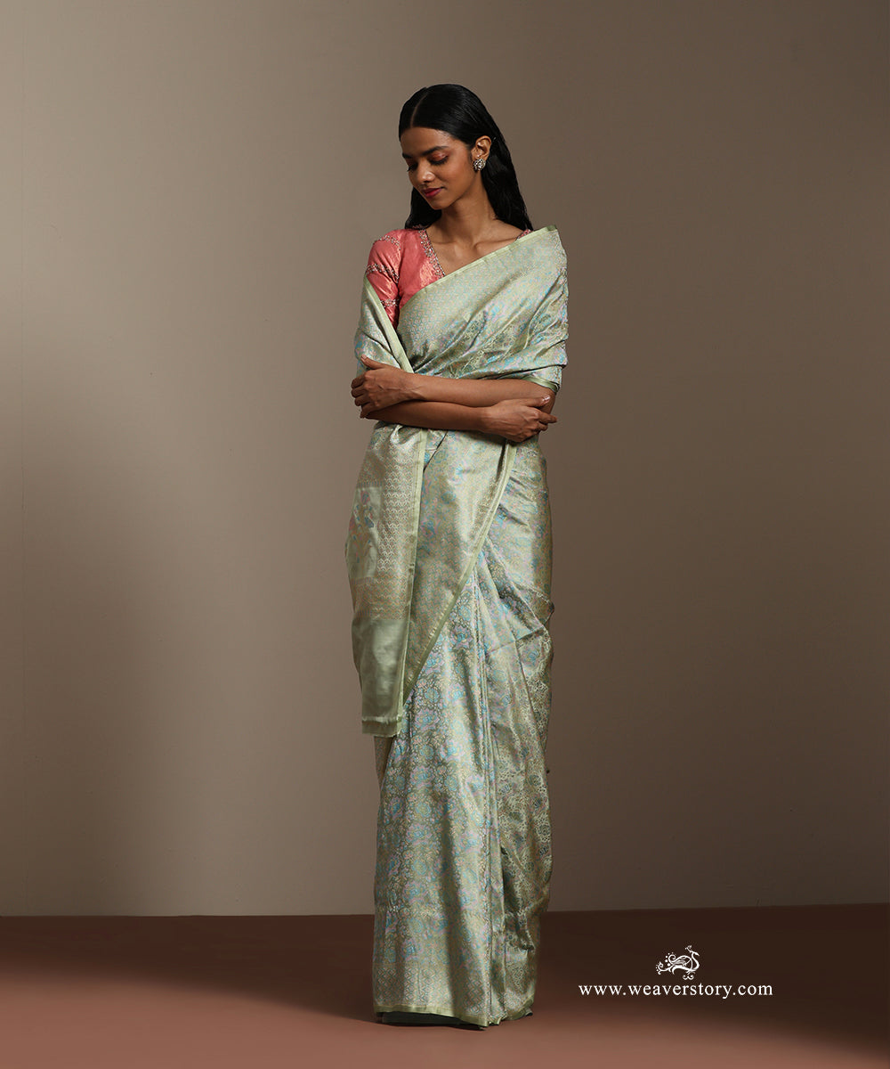 Pastel_Green_Handloom_Pure_Katan_Silk_Tanchoi_Jamawar_Saree_With_Allover_Rose_Jall_WeaverStory_01