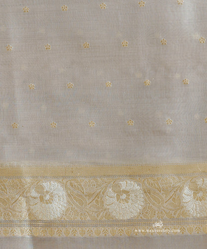 Gray_Handloom_Pure_Kora_Silk_Banarasi_Saree_With_Kadhwa_Ambi_Boota_With_Gold_And_Silver_Flowers_Bel_WeaverStory_05