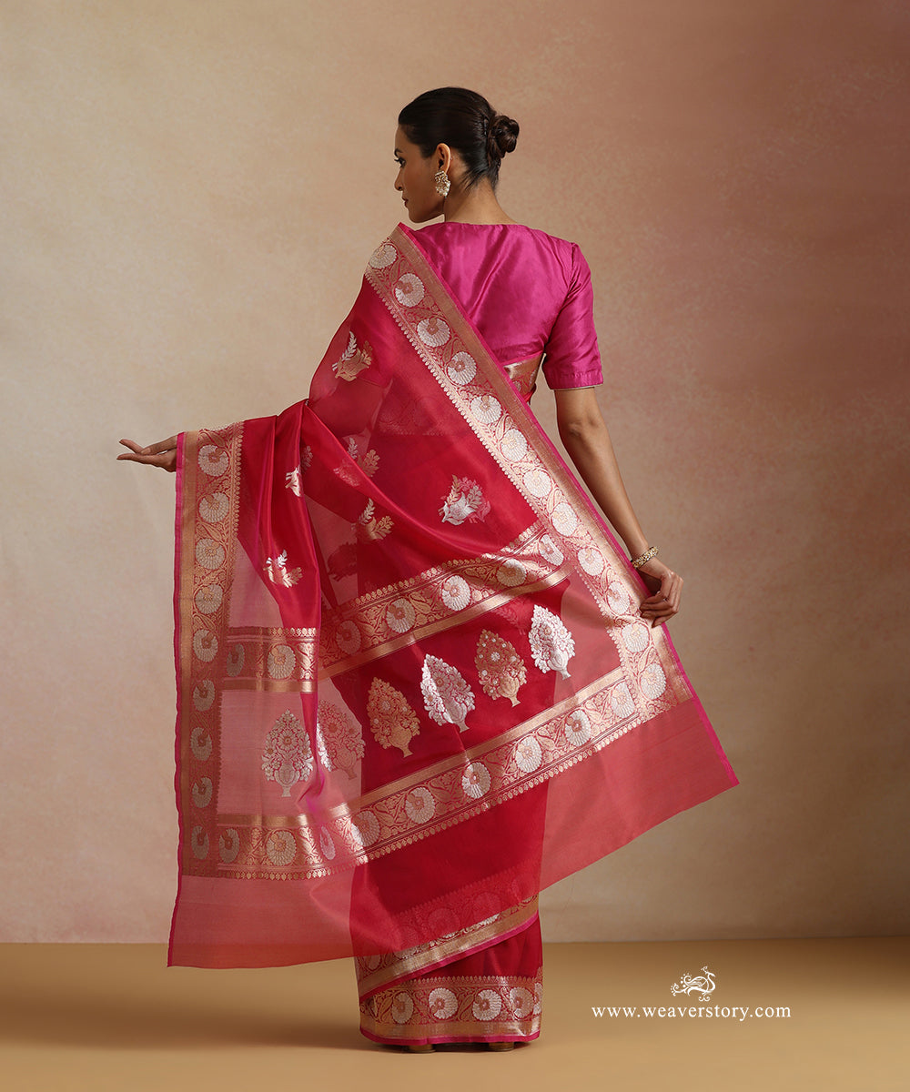 Rani_Pink_Pure_Kora_Silk_Banarasi_Saree_With_Kadhwa_Leaf_Boota_With_Gold_And_Silver_Flowers_Bel_WeaverStory_03