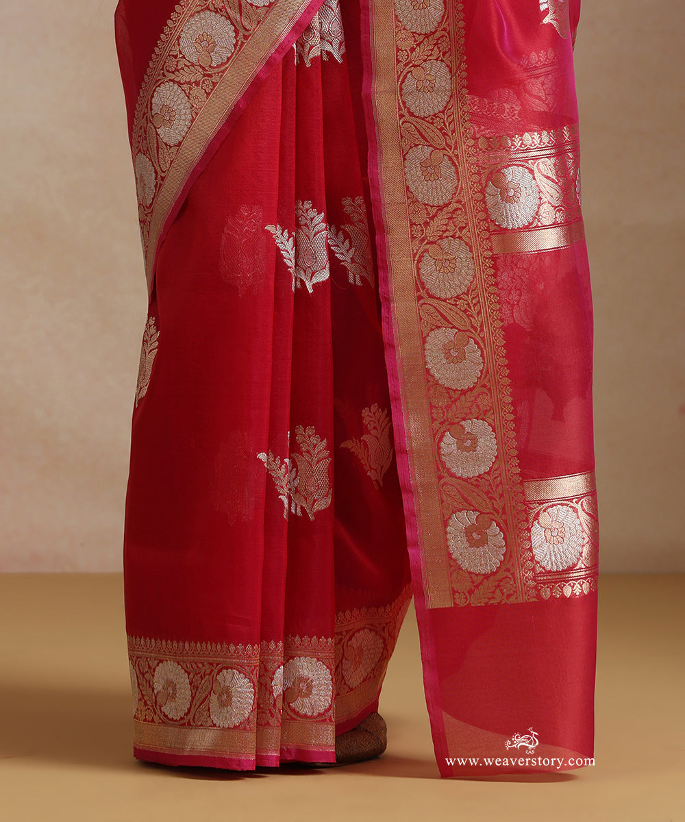 Rani_Pink_Pure_Kora_Silk_Banarasi_Saree_With_Kadhwa_Leaf_Boota_With_Gold_And_Silver_Flowers_Bel_WeaverStory_04